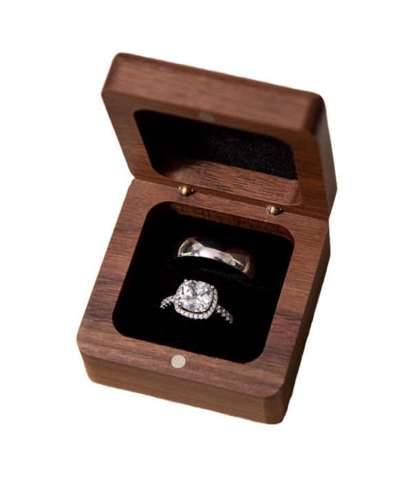 engraved wooden ring box (1)
