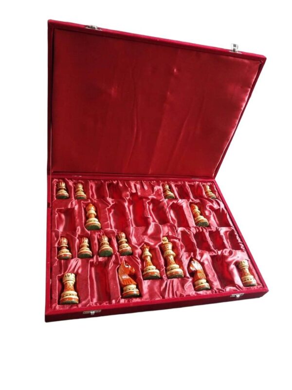 Chess pieces box
